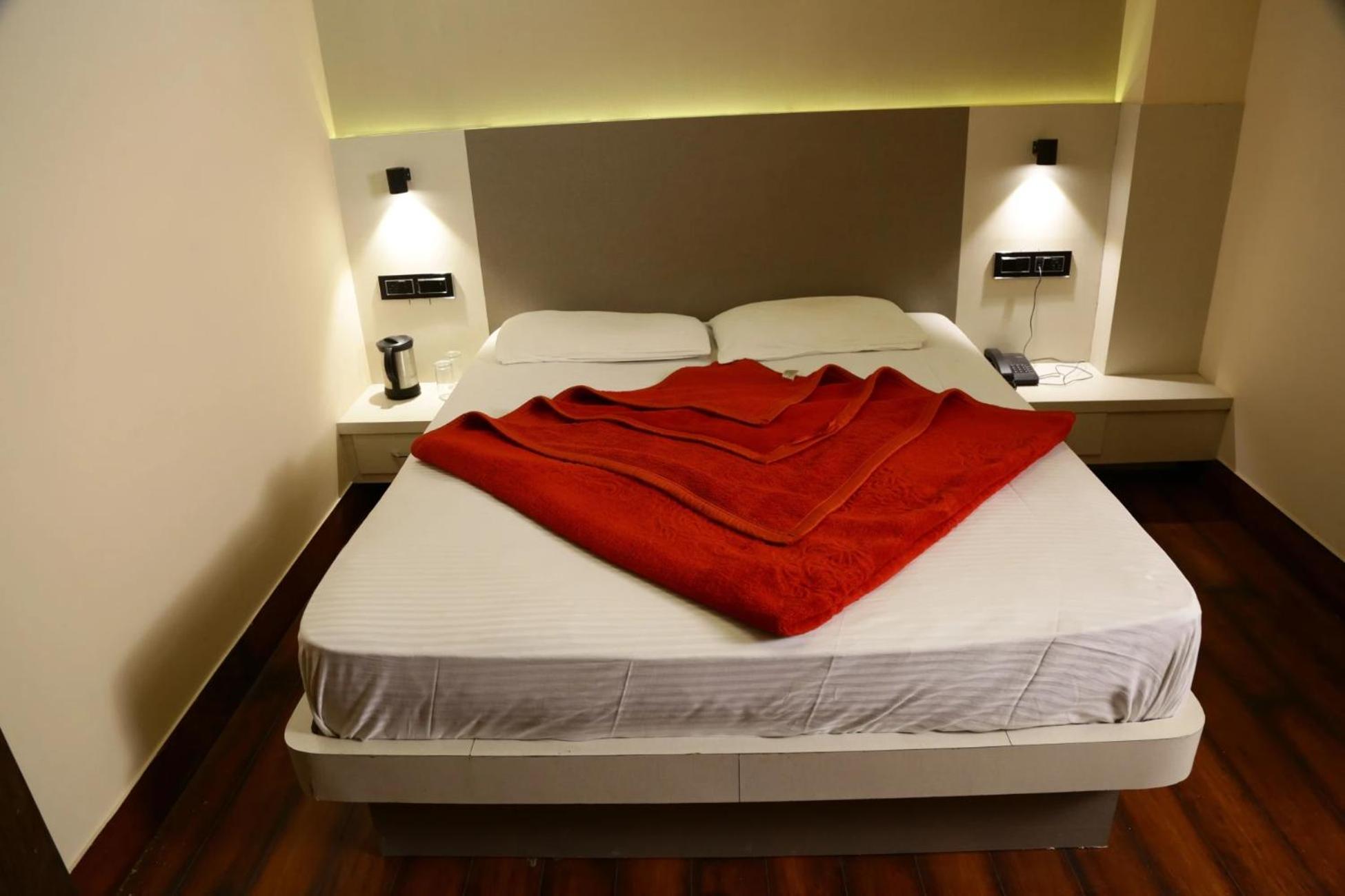 Aangan Regency Hotel Shimla Exterior photo