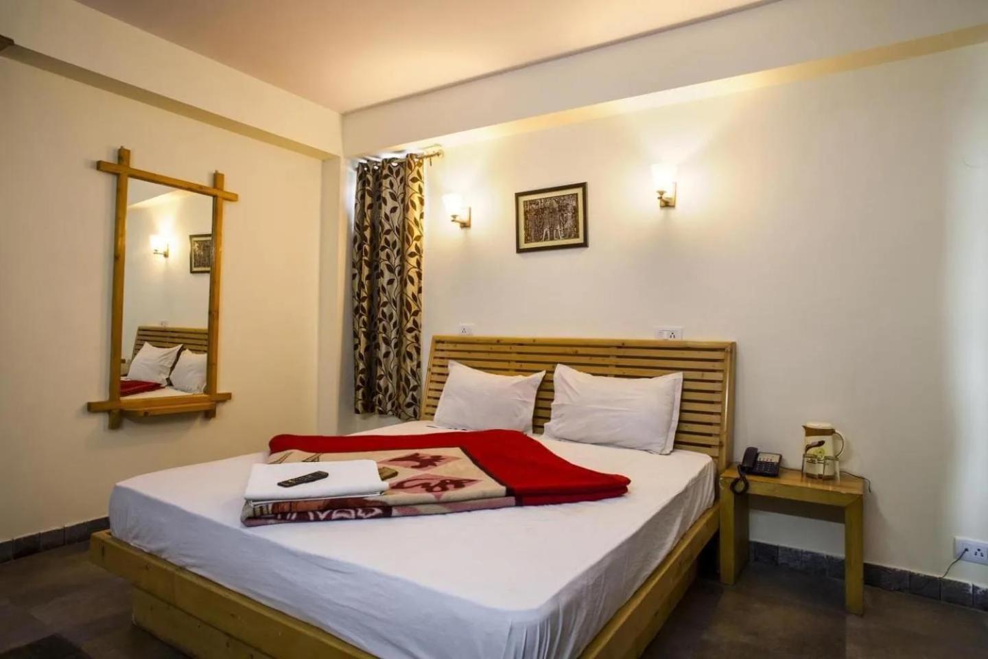 Aangan Regency Hotel Shimla Exterior photo