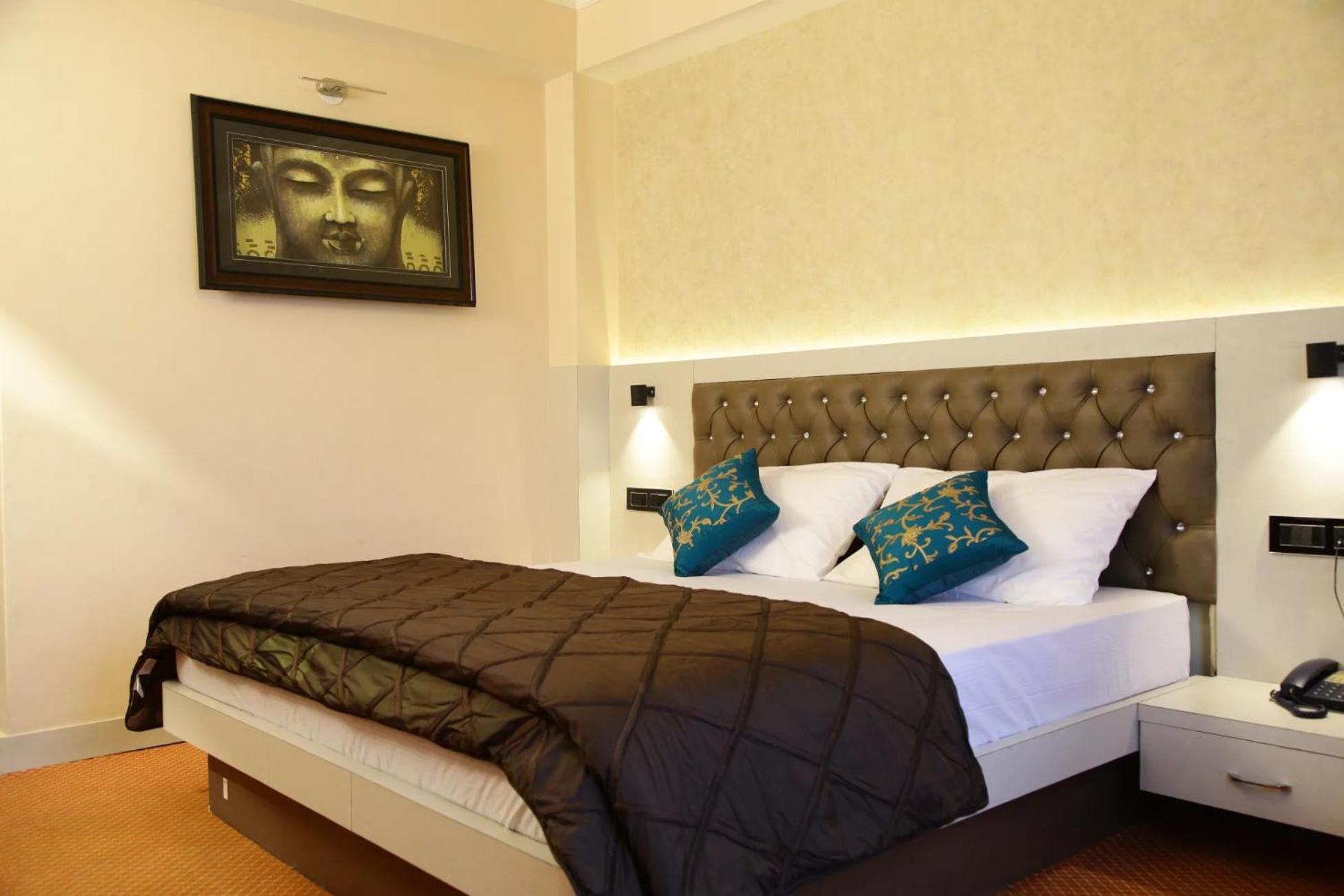 Aangan Regency Hotel Shimla Exterior photo