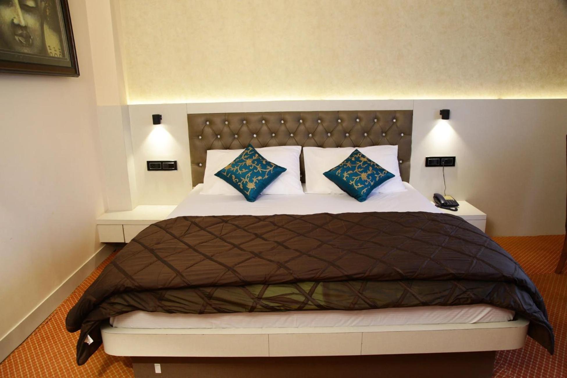 Aangan Regency Hotel Shimla Exterior photo